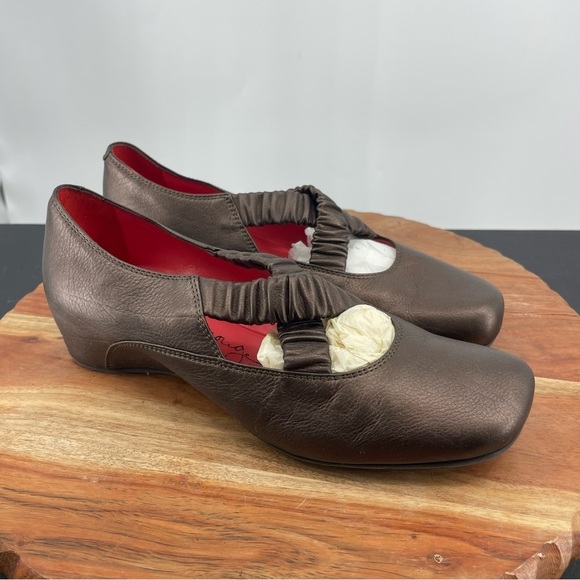Pas De Rouge criss Cross flats Italian brown Leather Flats 37 1/2 US 7 - Picture 1 of 8